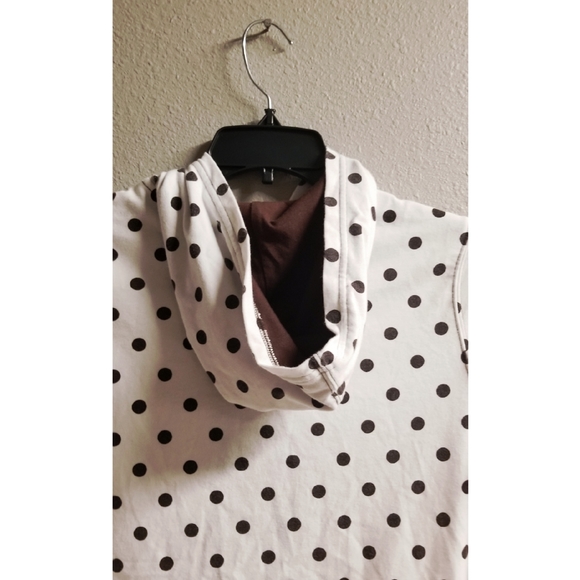 Cato Short Sleeve Hooded Jacket - Picture 5 of 7